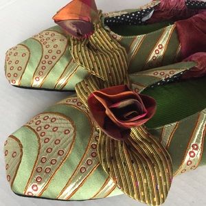 Luxurious Women’s Slippers
